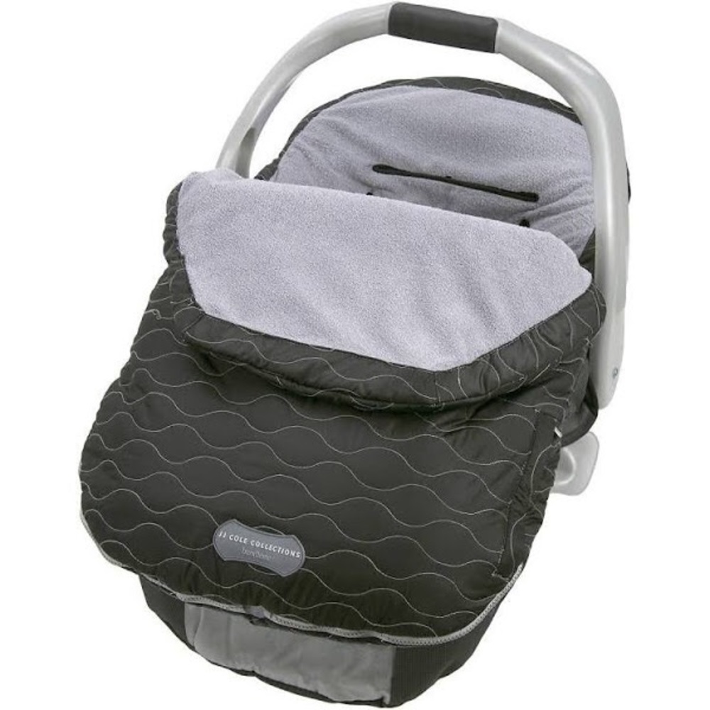 JJ COLE Bundle Me in newborn size. Brand new!